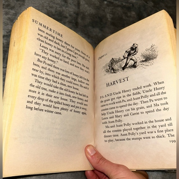 📚BOOK SALE 5 for $20📚 Little House in the Big Woods Laura Ingalls Wilder, 1960 - Picture 10 of 13